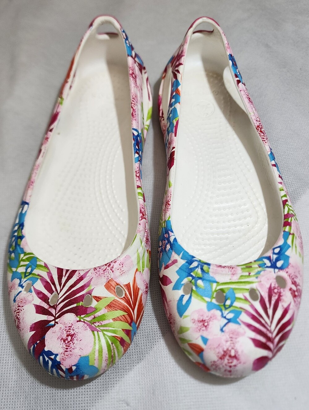 Crocs Floral Printed Women's Ballet Flats - White Multicolor Size 6